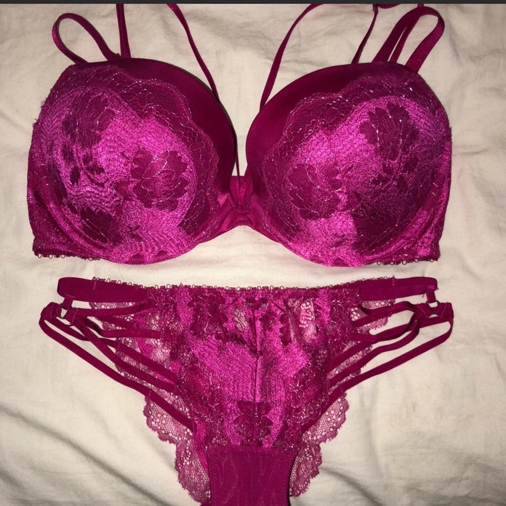 NWOT Victoria’s Secret Very Sexy push-up bra set